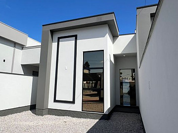 LINDA CASA COM 02 DOMIT�RIOS, SENDO 01 SU�TE