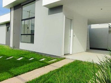 Excelente casa com 03 Quartos, sendo 01 su�te