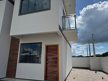 Sobrado com 02 Su�tes