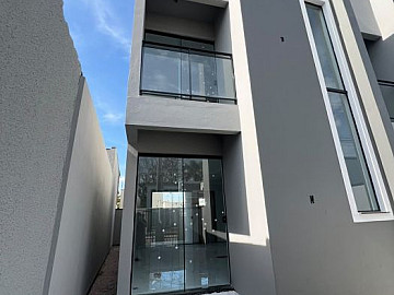 SOBRADO UNIVERSIT�RIO PASSAGEM LATERAL
